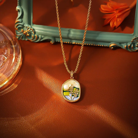 Vintage-style oil painting necklace with natural freshwater pearls 🖼️