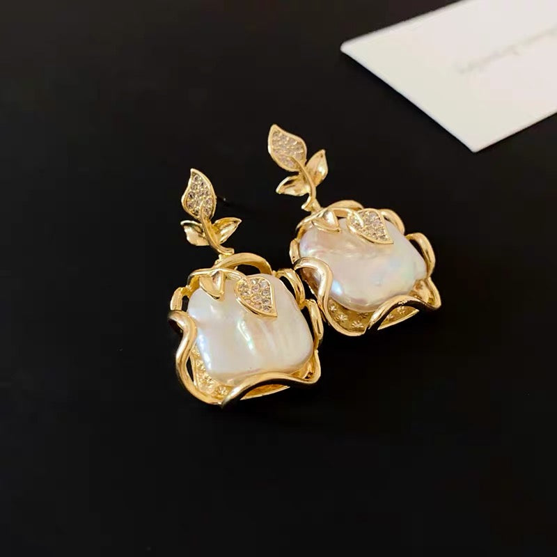 Mother-of-Pearl Rose Bud Jewelry Set