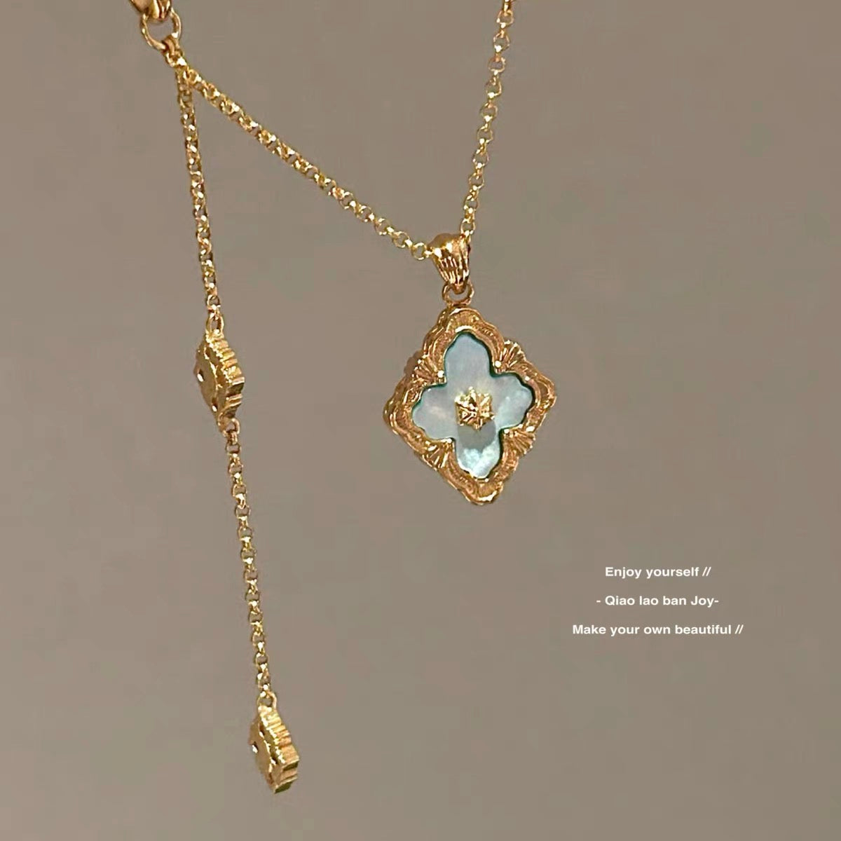 Regal Clover Motif Necklace