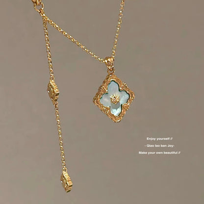 Regal Clover Motif Necklace