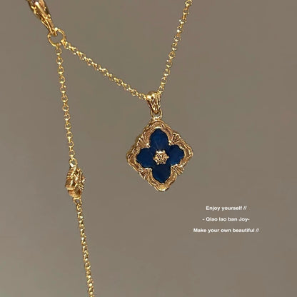 Regal Clover Motif Necklace