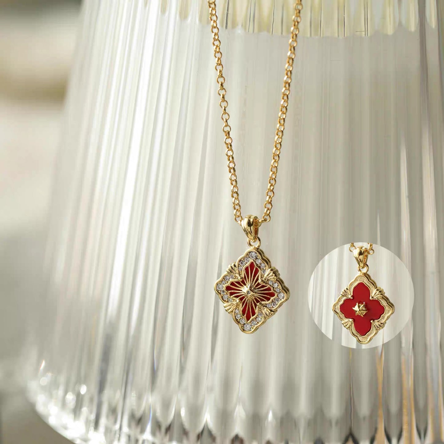 Regal Clover Motif Necklace