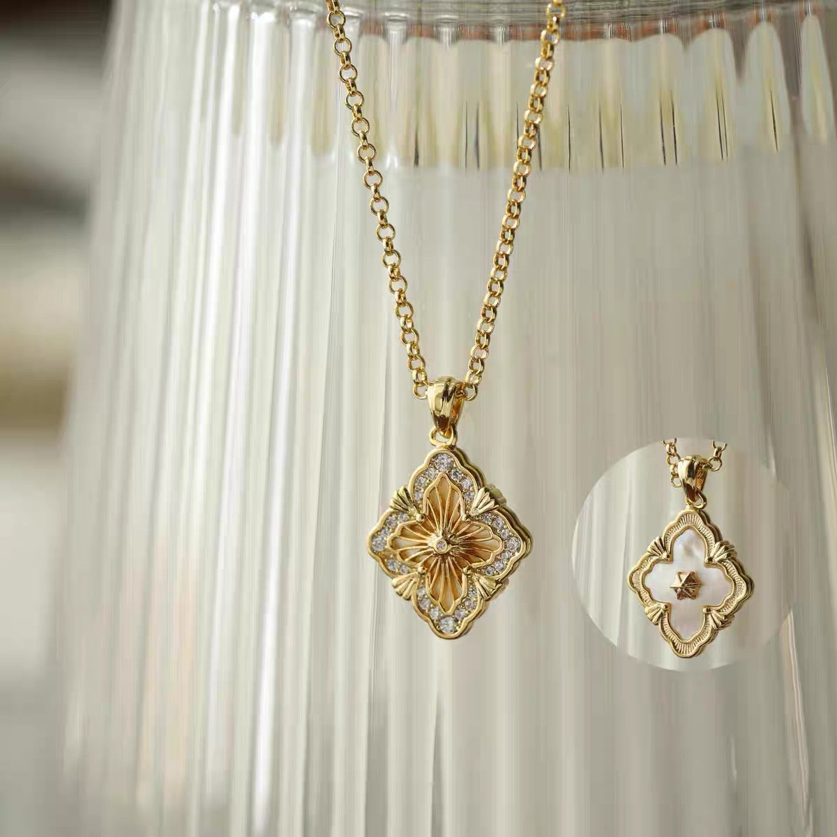 Regal Clover Motif Necklace