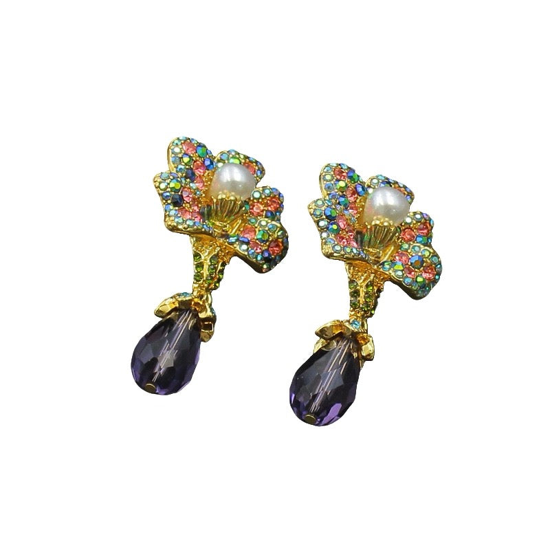 Vintage court style floral pearl stud earrings