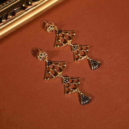 Vintage openwork gold fan-shaped fishtail earrings